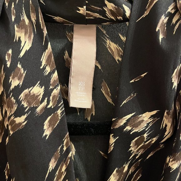 Banana Republic - Patterned Wrap Top - Picture 3 of 3